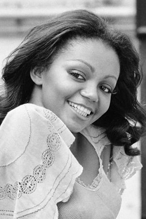 Mira Fonseca backdrop