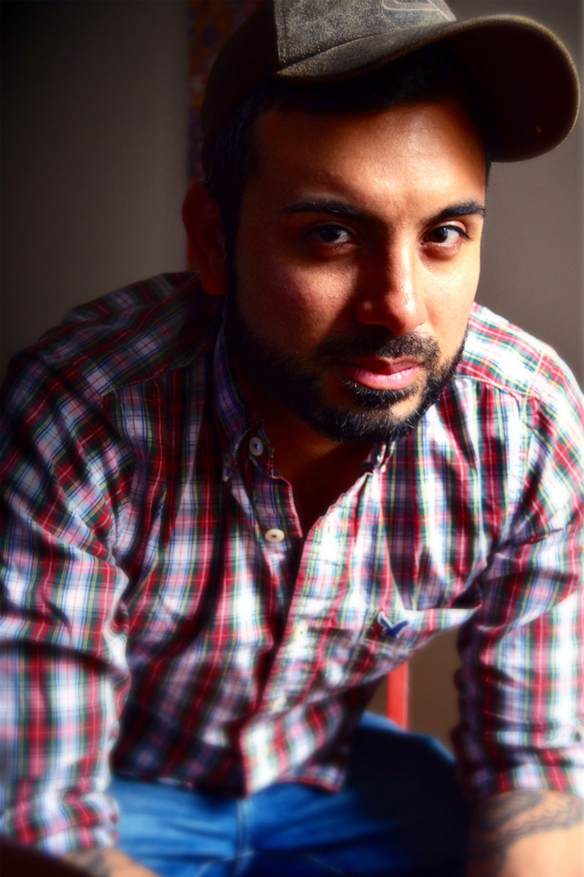 Daniel Armando backdrop