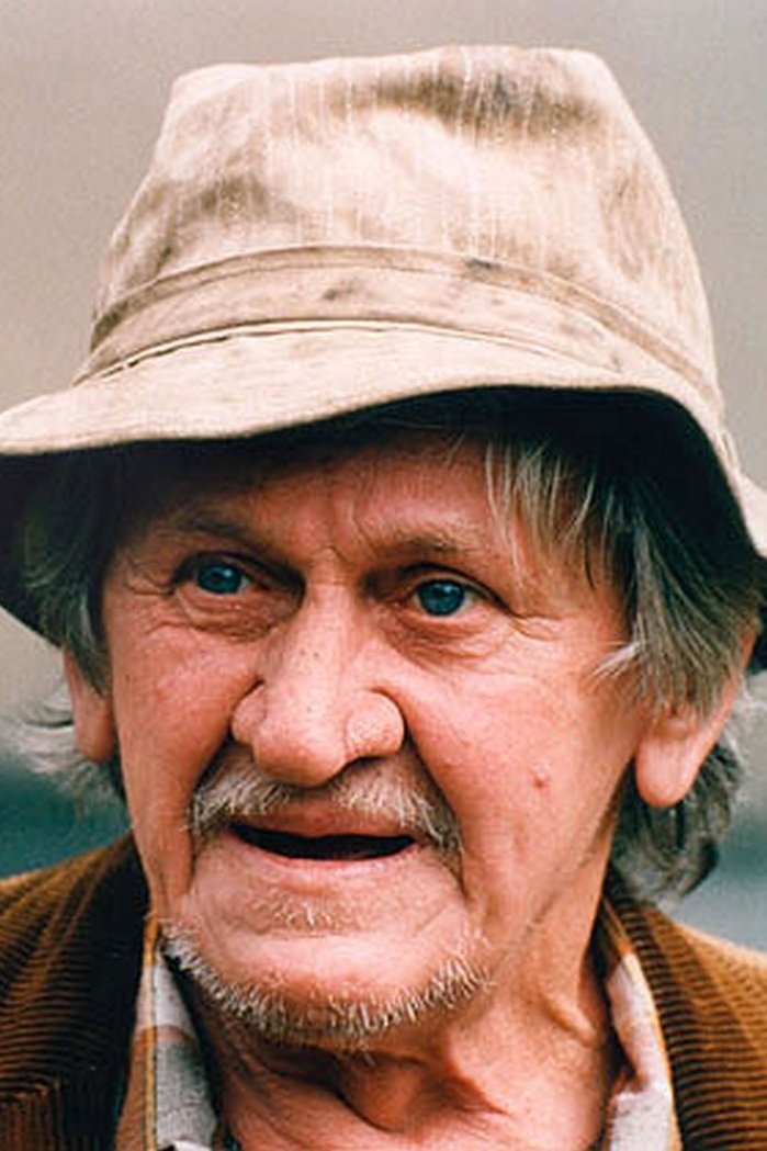 Xhulius Vashek backdrop