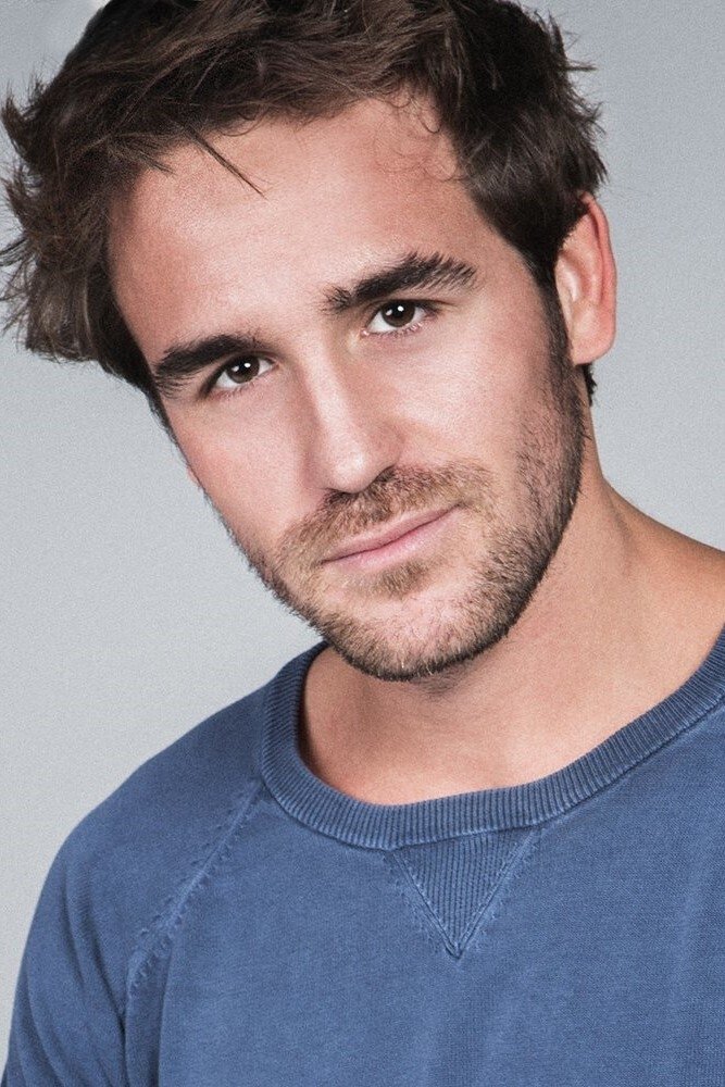 Eduardo Lloveras backdrop