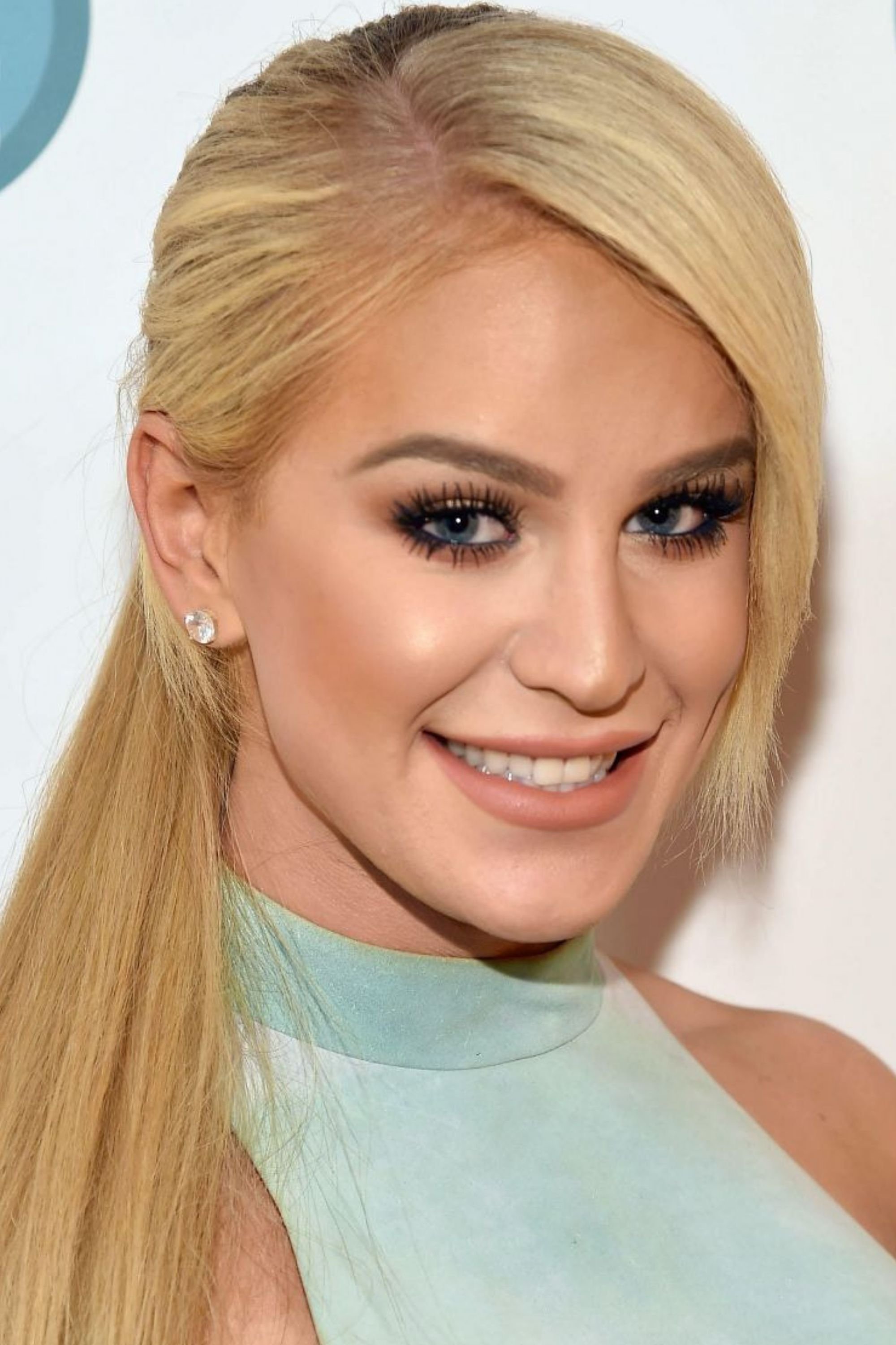 Gigi Lazzarato backdrop