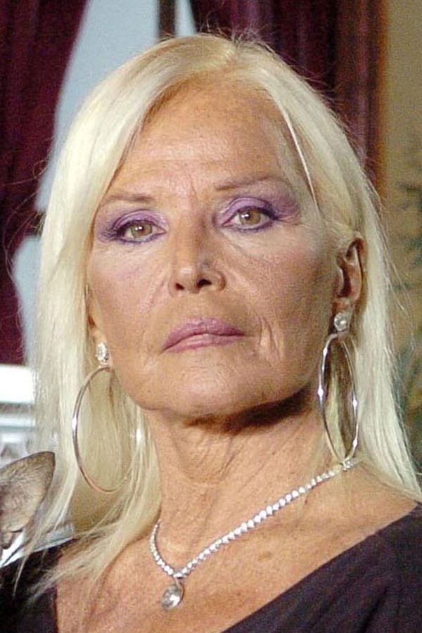 Gönül Yazar backdrop