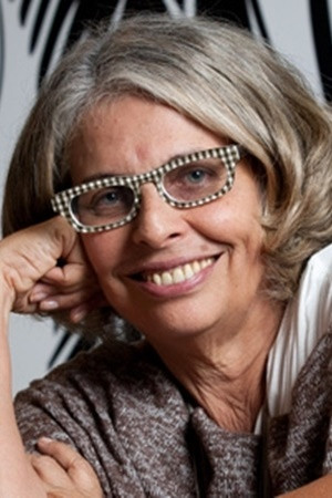 Lúcia Murat backdrop