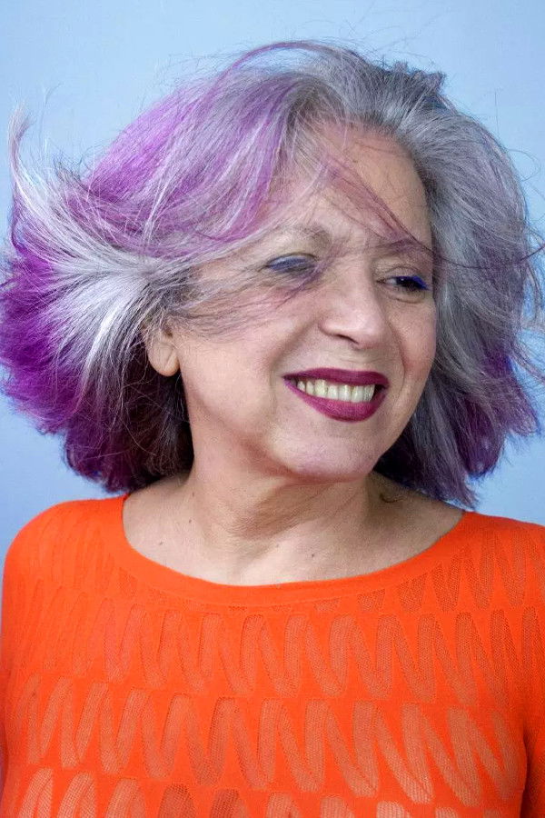 Tetê Espíndola backdrop