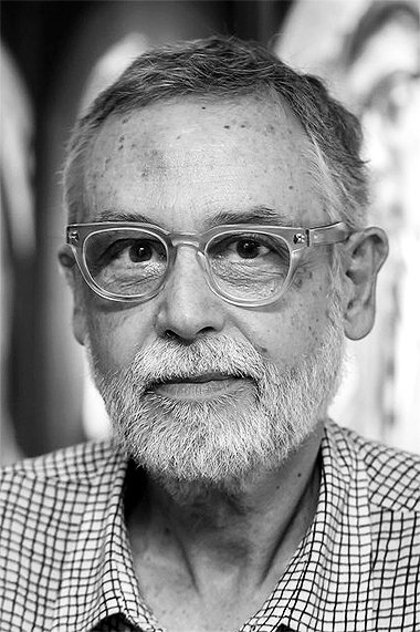 Ismail Xavier backdrop