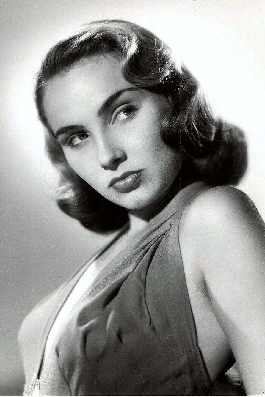 Karol Jorke backdrop