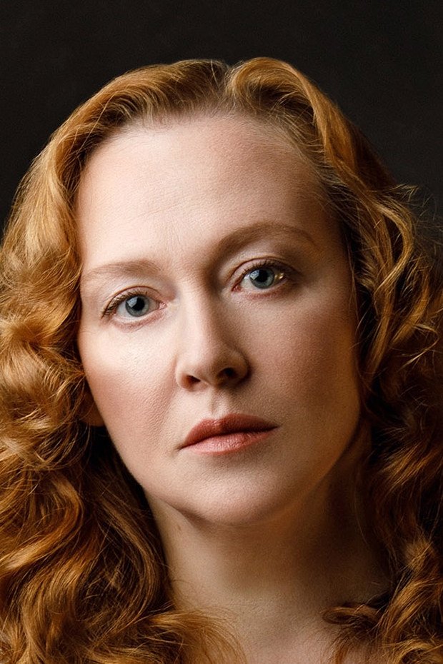 Juliya Aug → Xhulija Aug backdrop