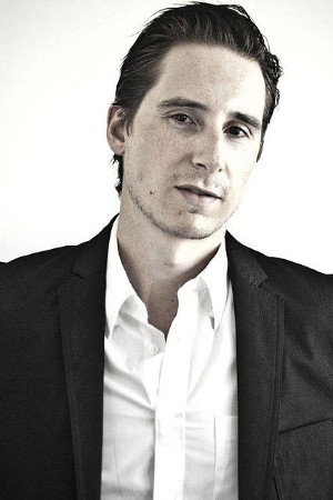 Alejandro Suárez Lozano backdrop