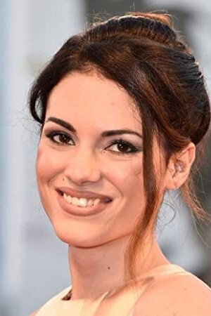 Lavinia Guglielman backdrop