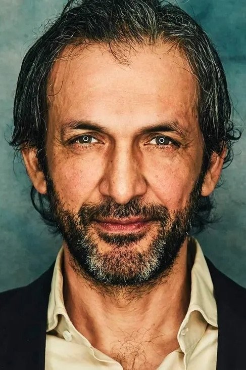 Savas Ceviz backdrop