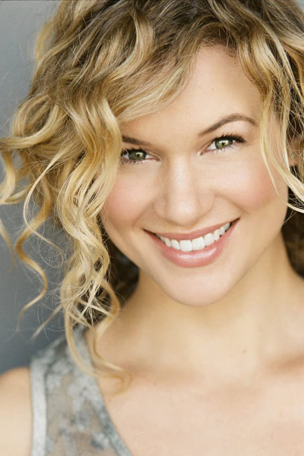 Sarah Souza backdrop