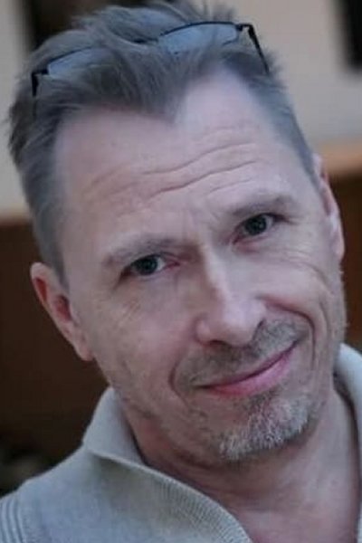 Pjetër Zhelder backdrop