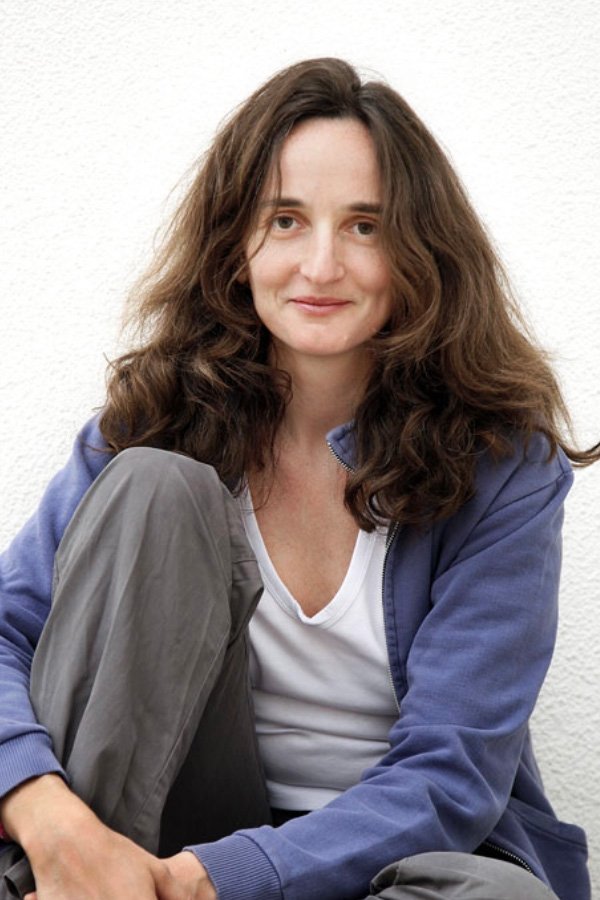 Julie Bertuccelli backdrop