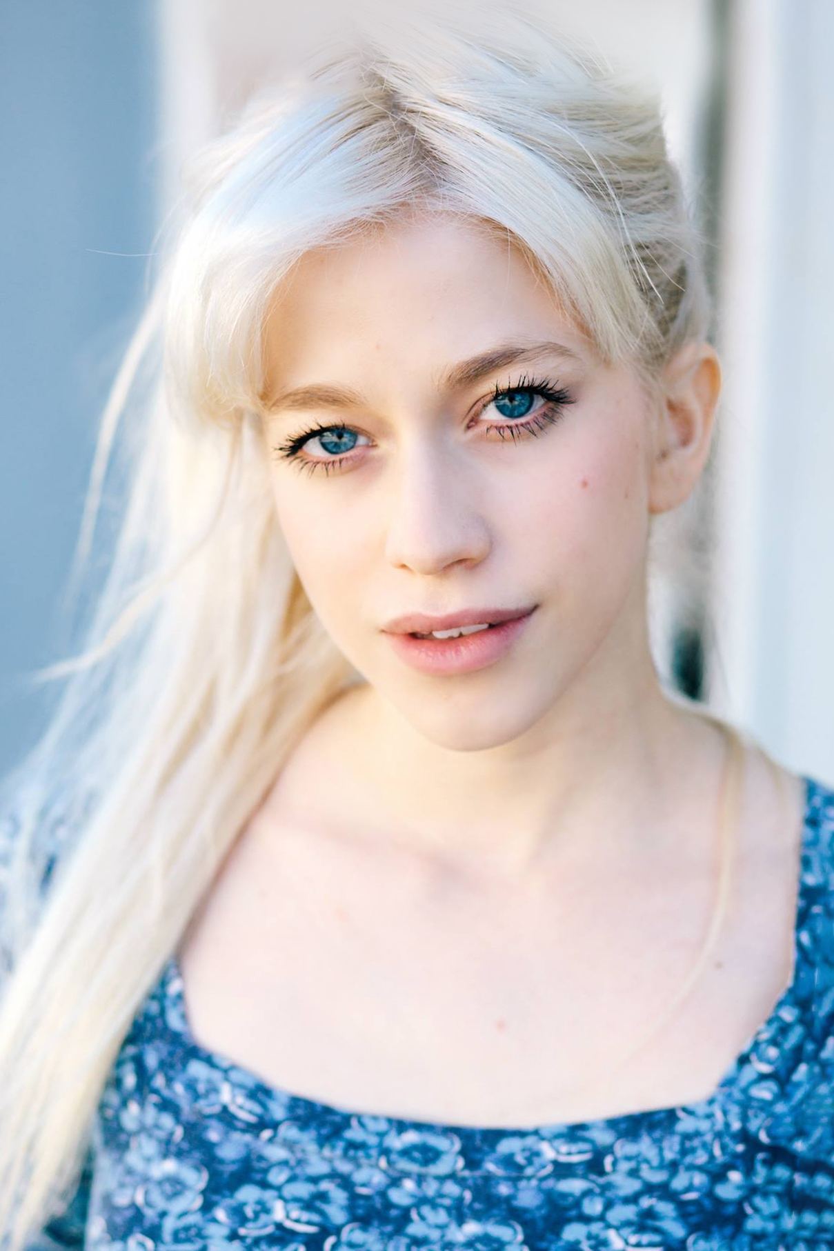 Sideara St. Claire backdrop