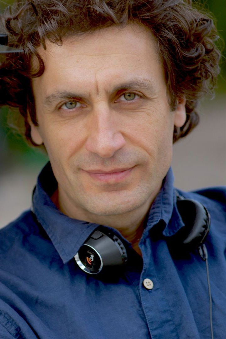 Levon Minasian backdrop