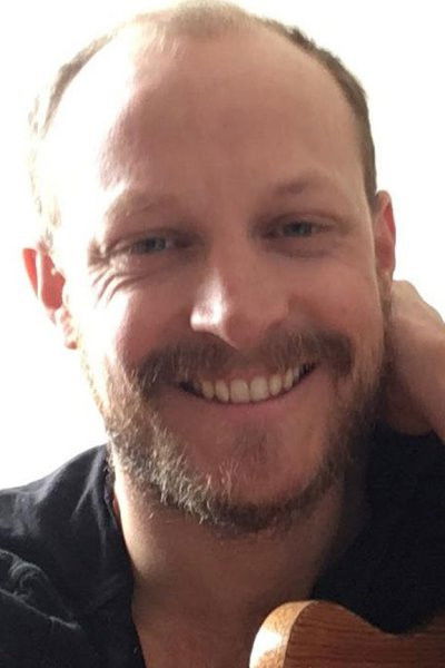 Janus Kim Elsig backdrop