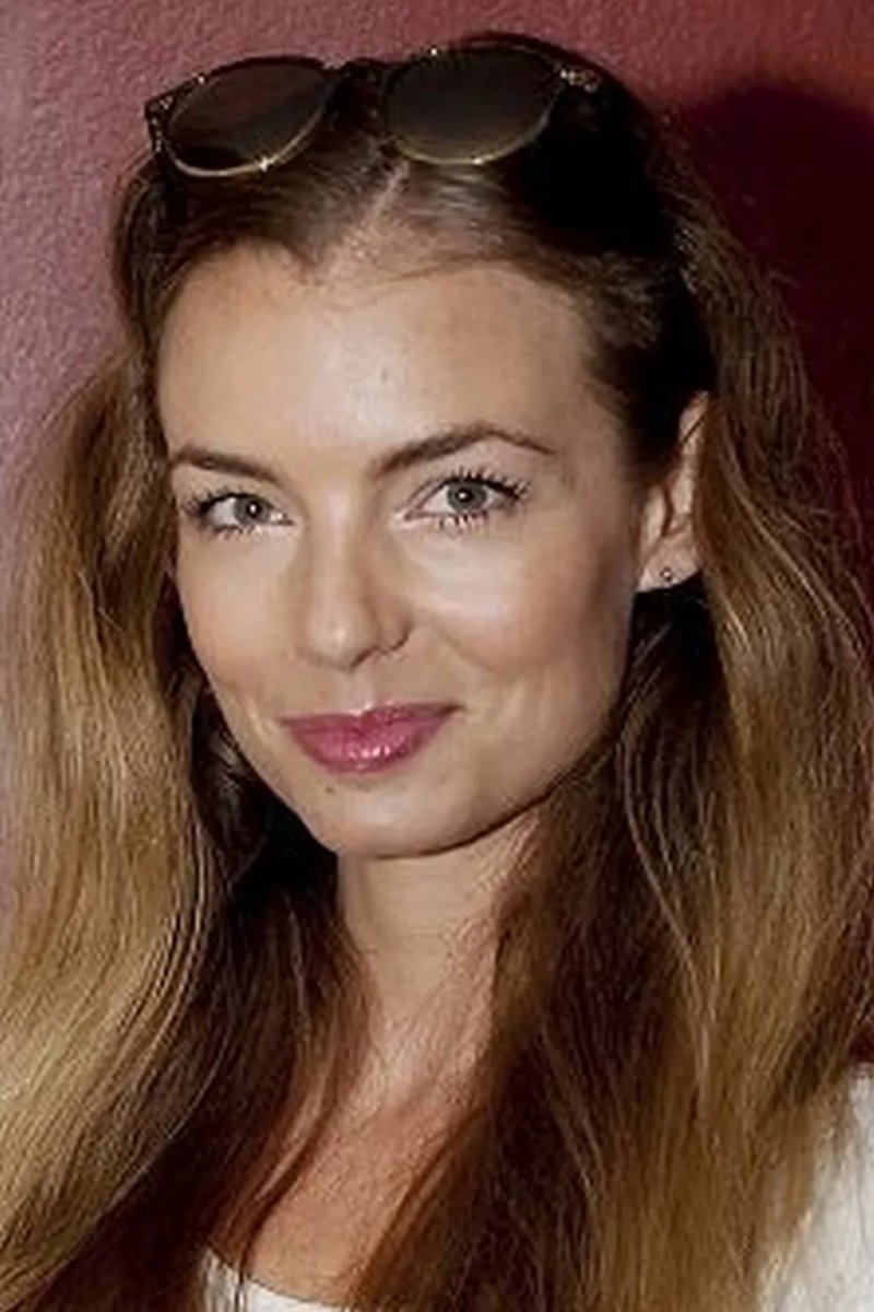 Camille Rommedahl backdrop