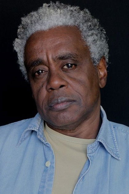 Romeu Evaristo backdrop