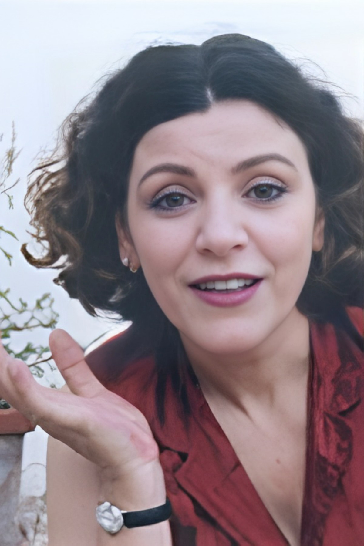 Fatima Loukili backdrop