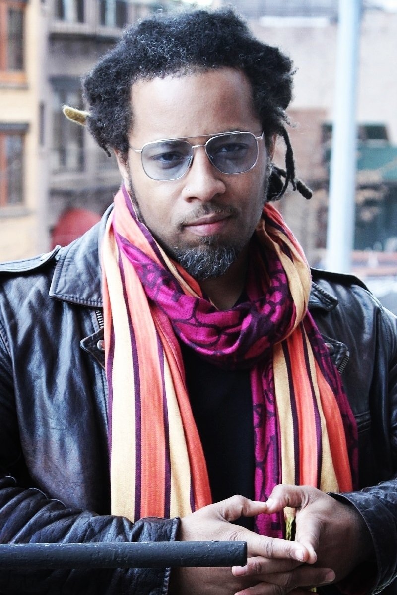 Gee Malik Linton backdrop