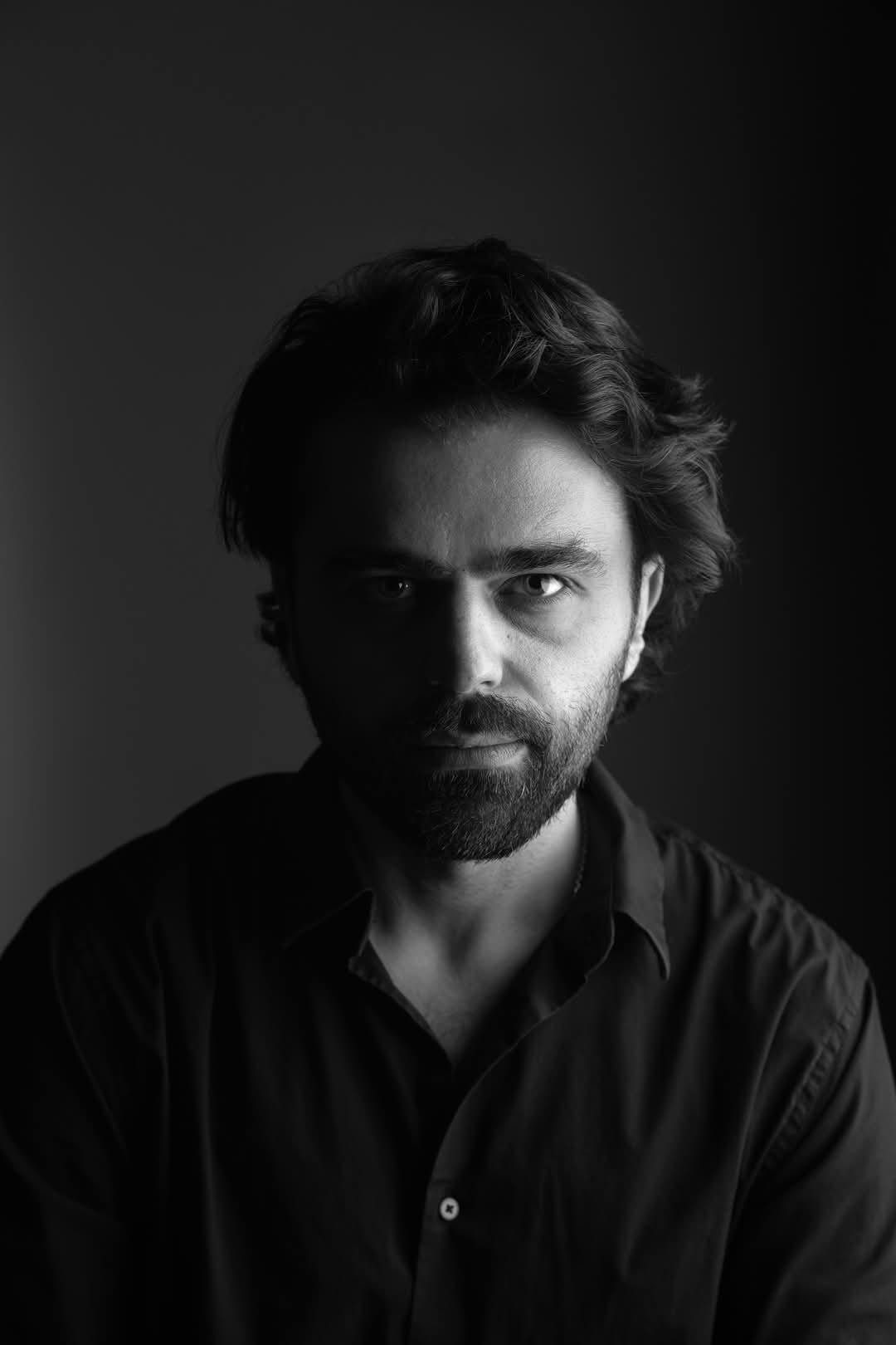 Garin Hovhannisyan backdrop