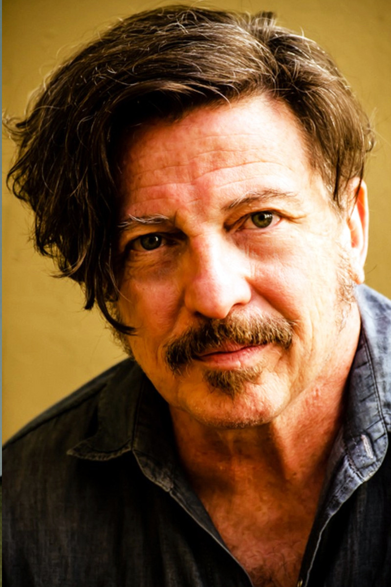 Mariano Caligaris backdrop