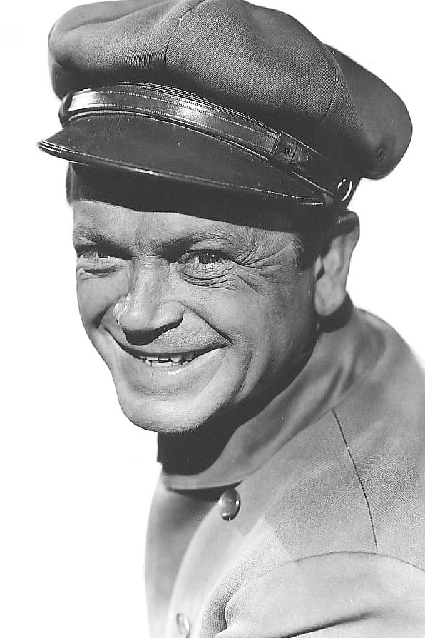 Mërre Alper backdrop