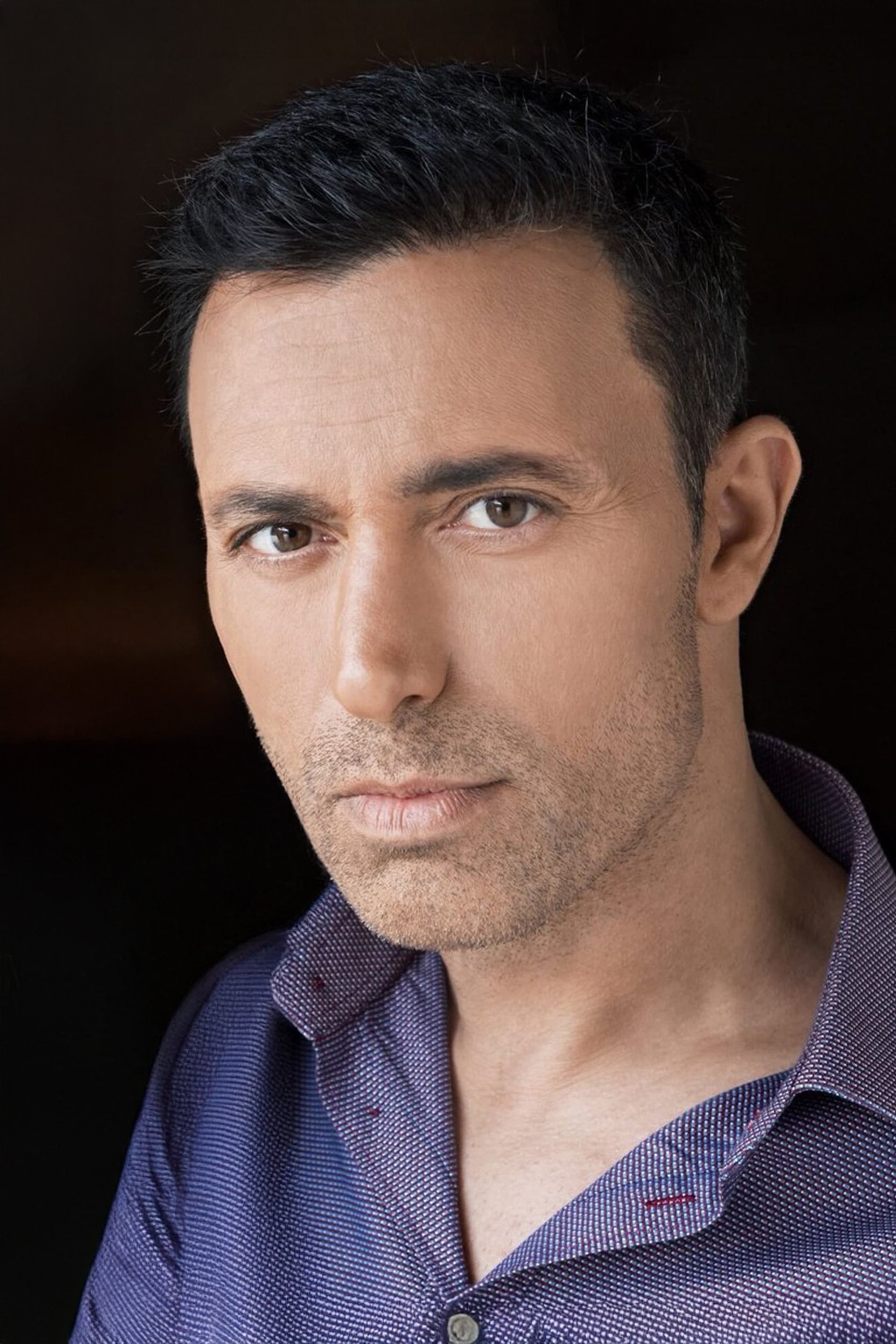 Mustafa Sandal backdrop