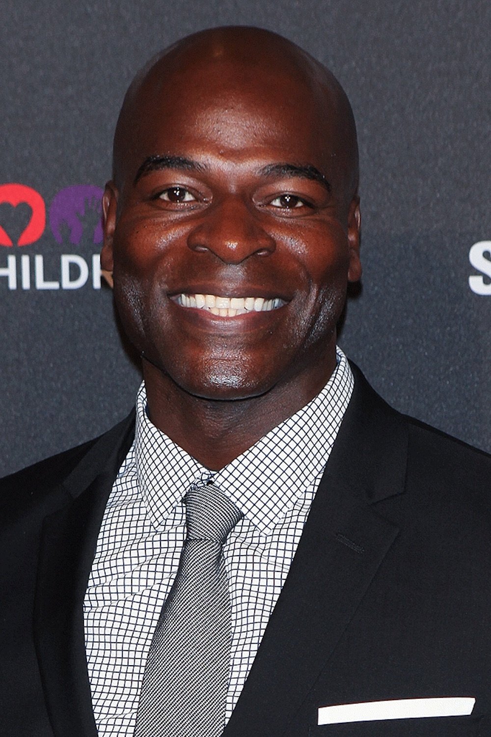 Hisham Tawfiq backdrop