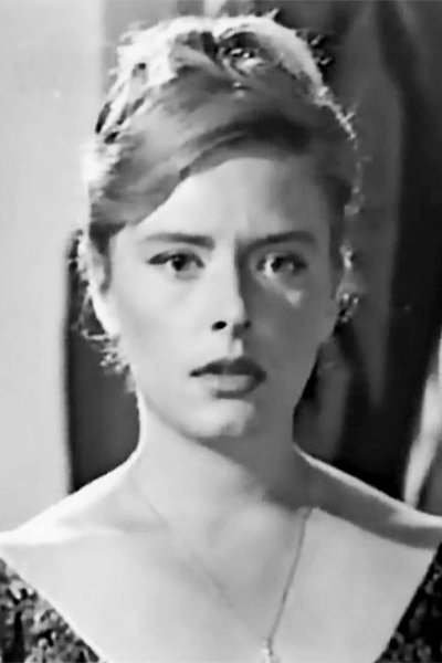 Efi Oikonomou backdrop