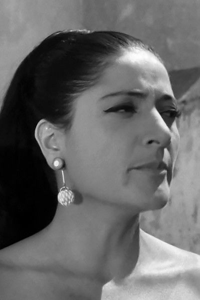 Bella Tzeska backdrop