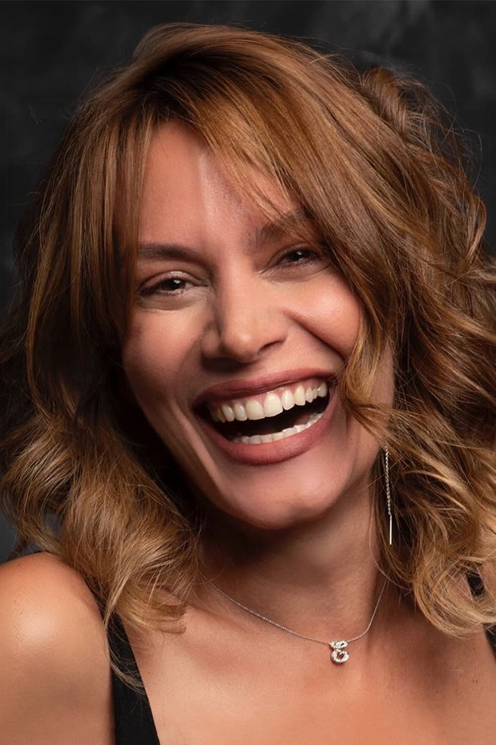 Ebru Cündübeyoğlu backdrop