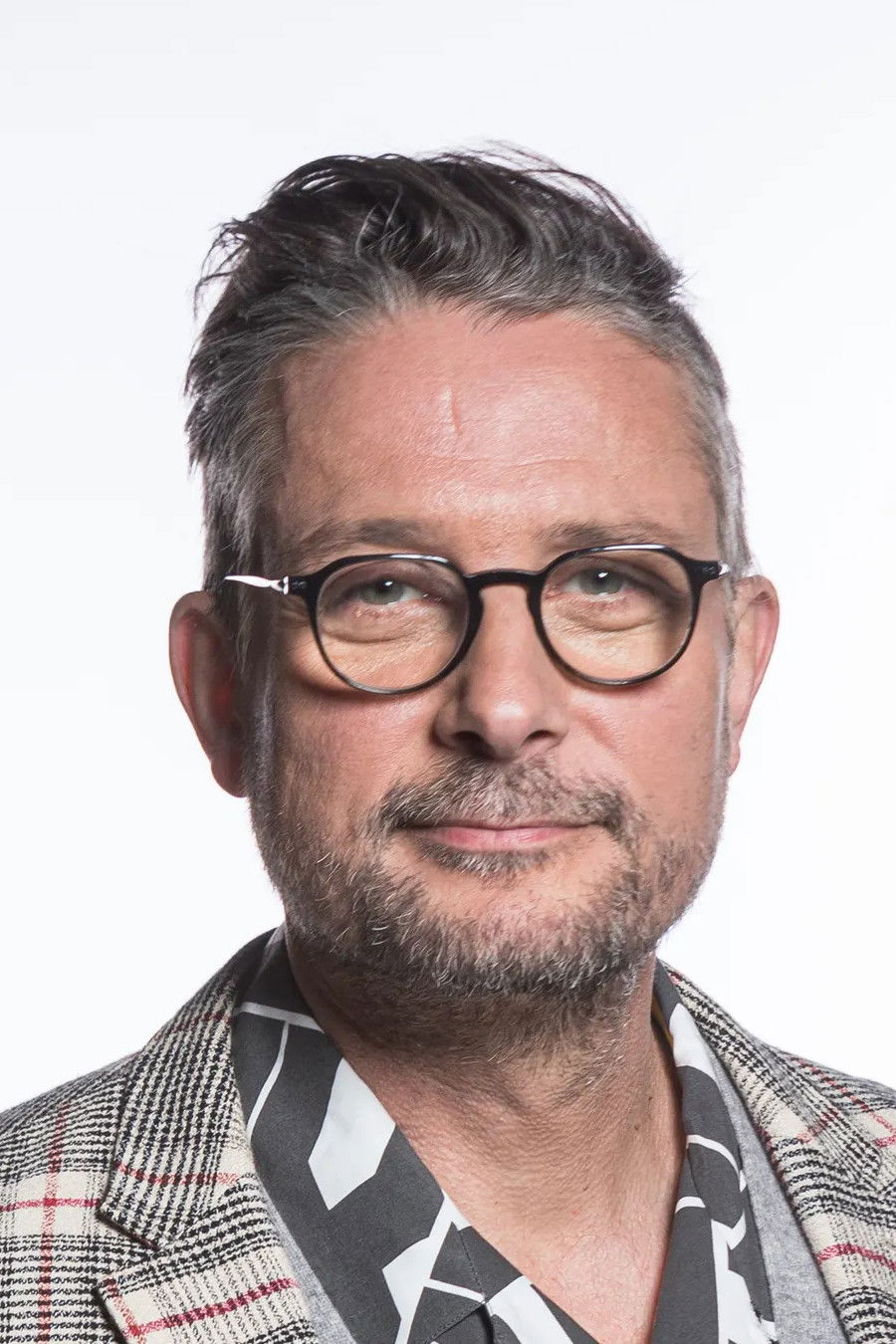 Yann Larret-Menezo backdrop