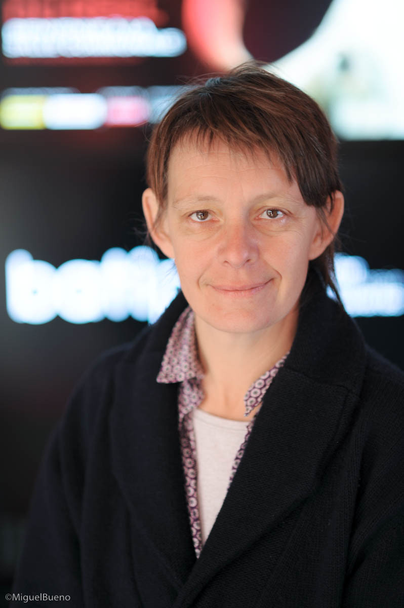 Bénédicte Liénard backdrop