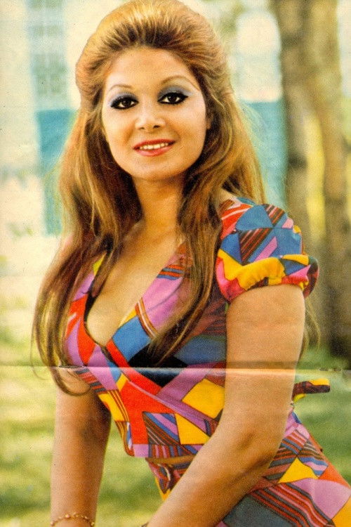 Shoorangiz Tabatabai backdrop