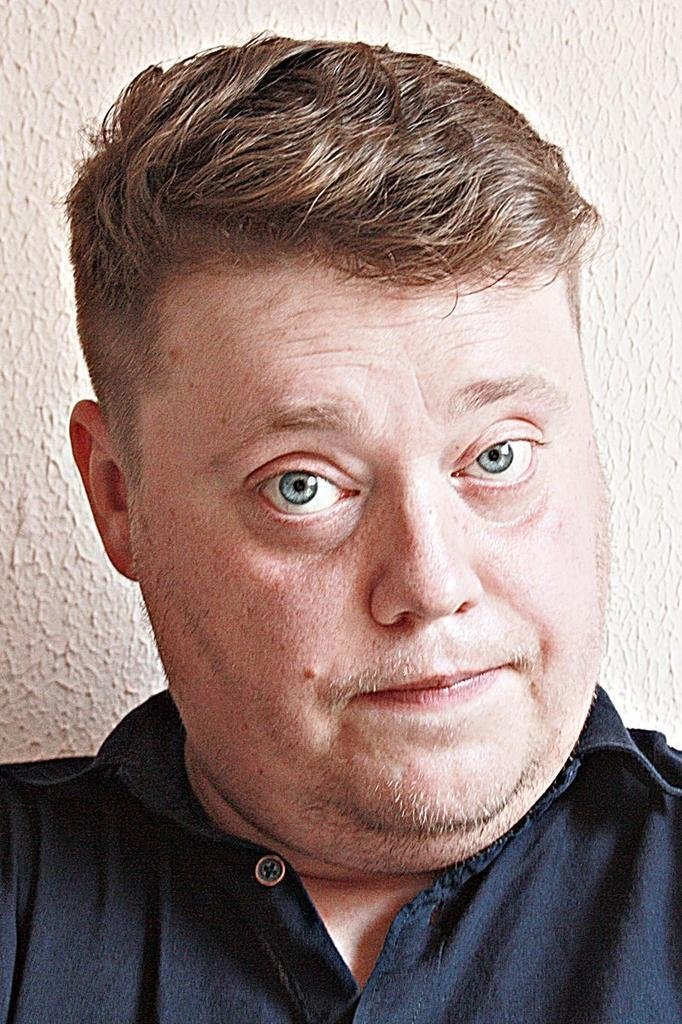 Mikhail Pavlik backdrop