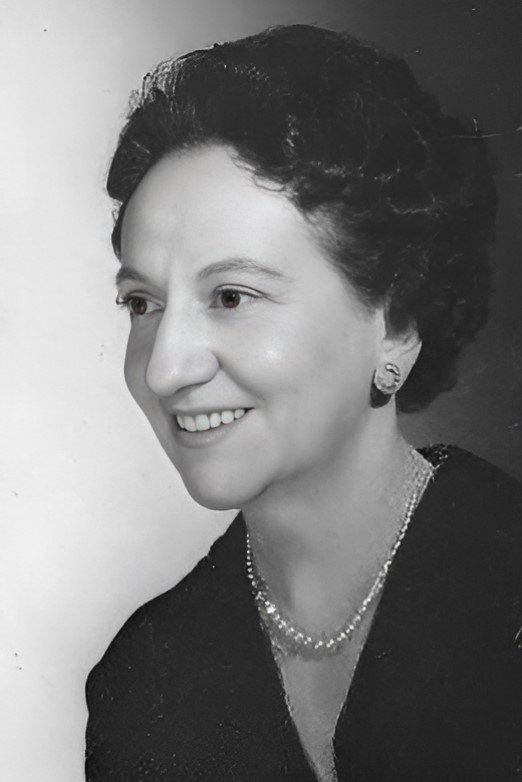 Julia Caba Alba backdrop