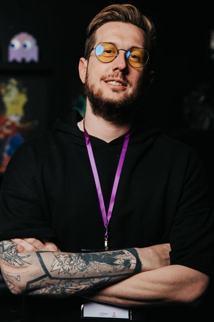 Julien Guellerin backdrop