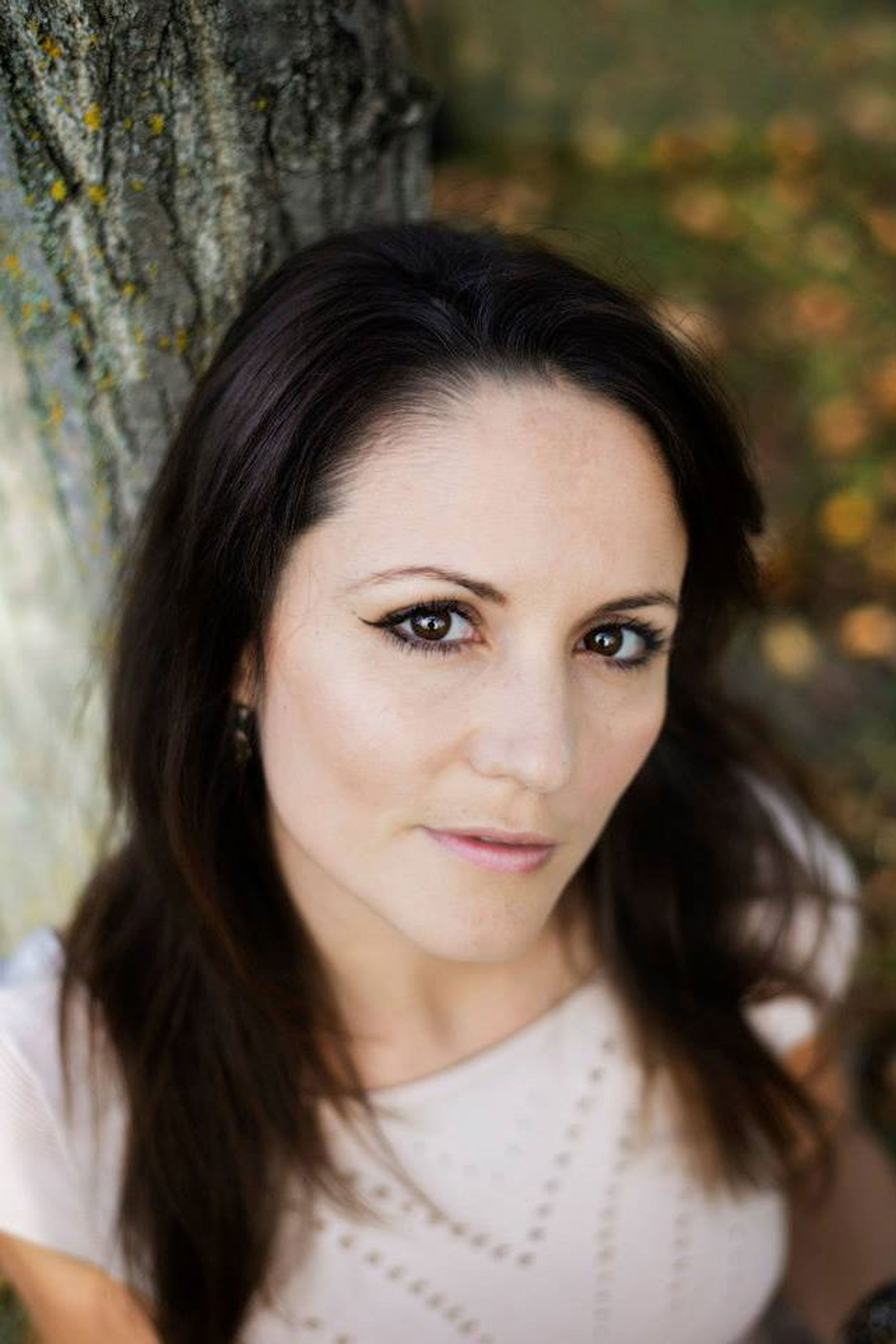 Manon Morand backdrop