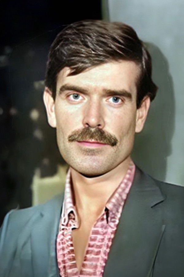 Cemal Gencer backdrop