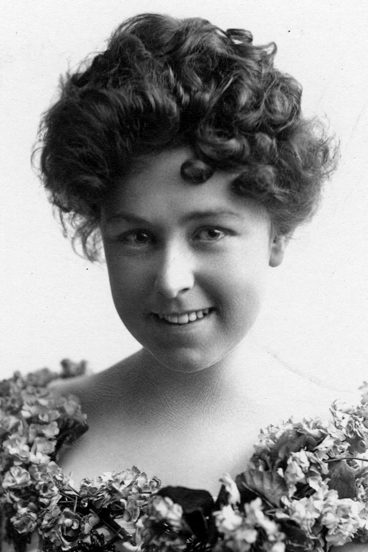 Lily Branscombe backdrop