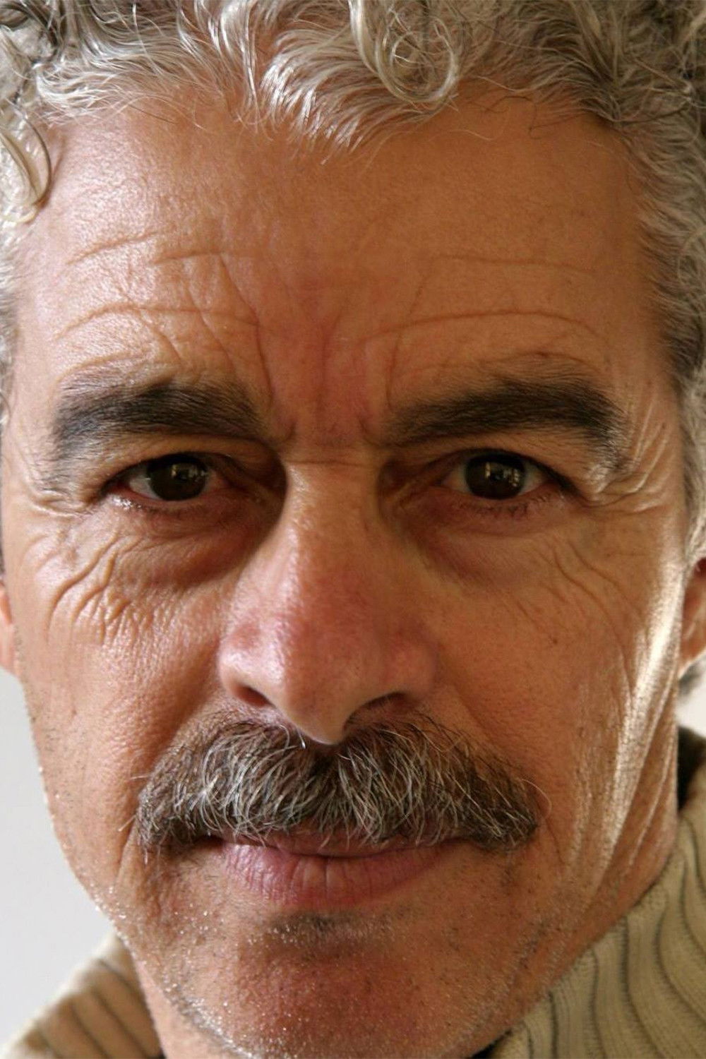 Moncef Dhouib backdrop