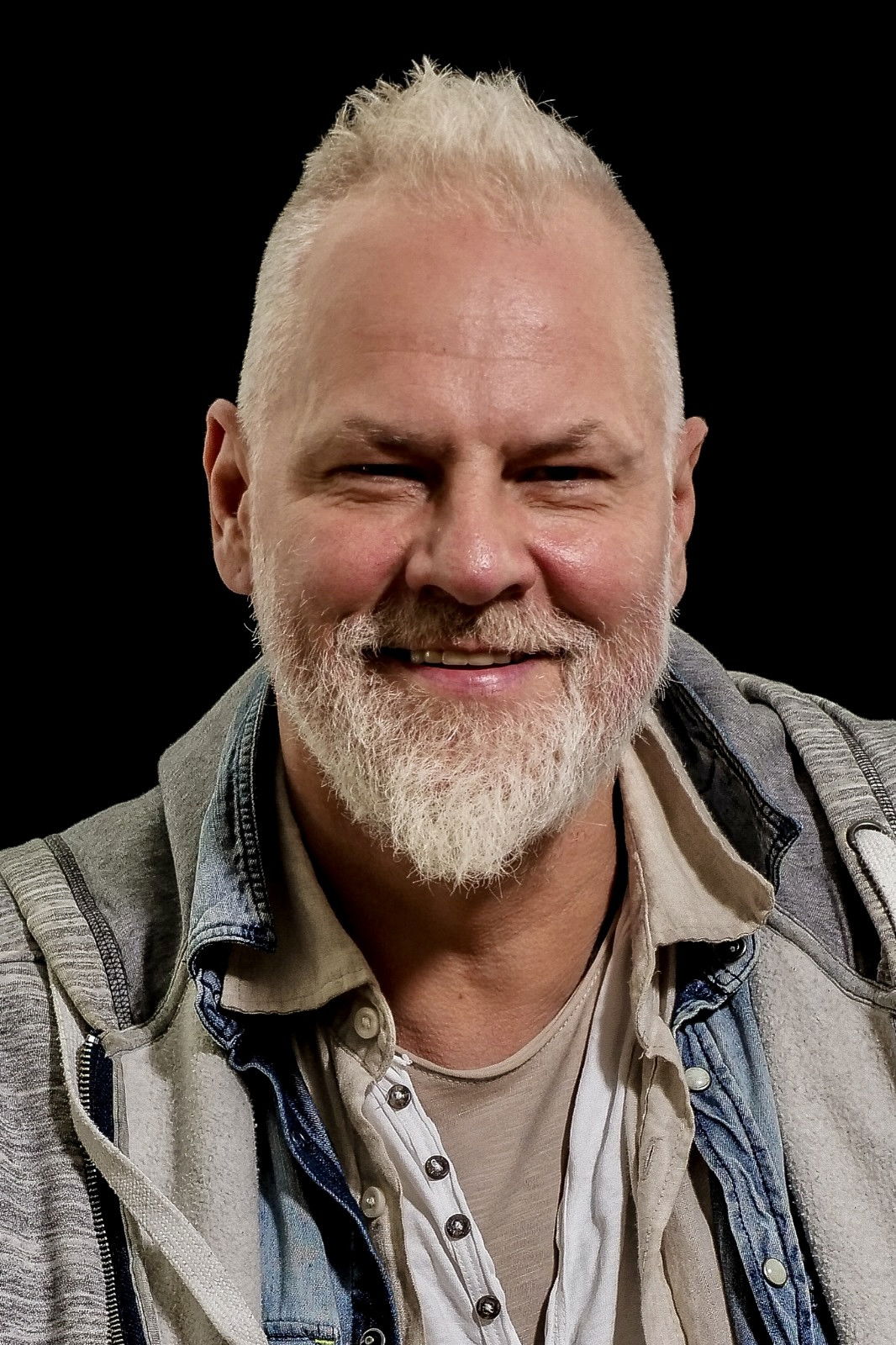 Thorsten Kai Botenbender backdrop