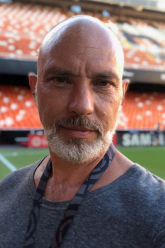 Emmanuel Carriau backdrop