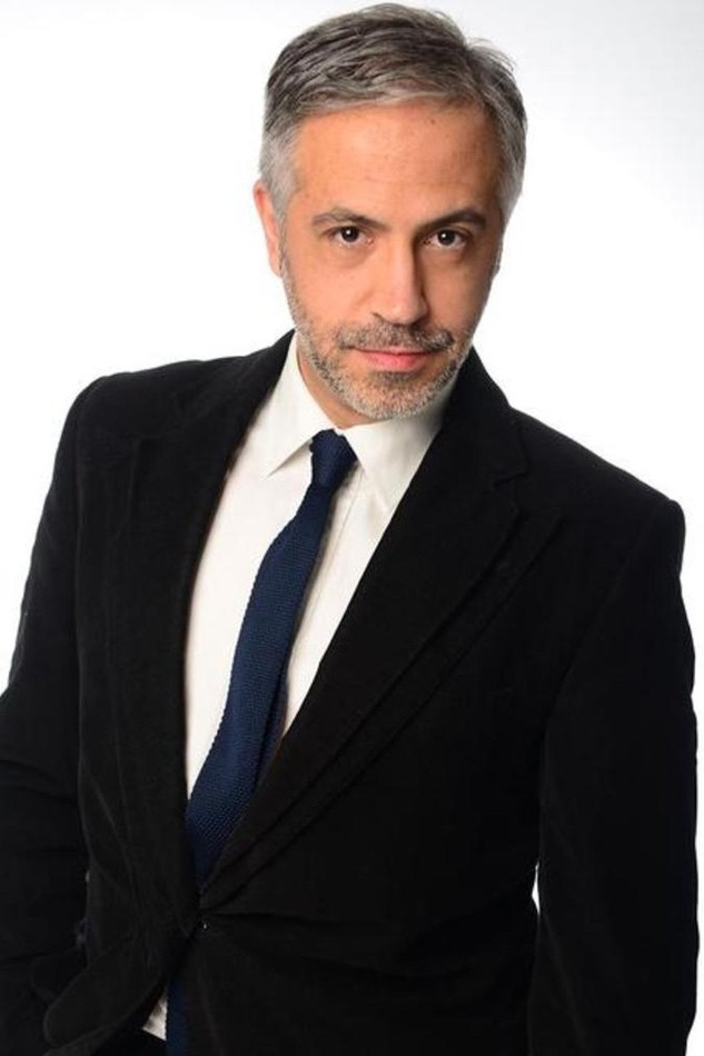 Miguel Sá Nogueira backdrop