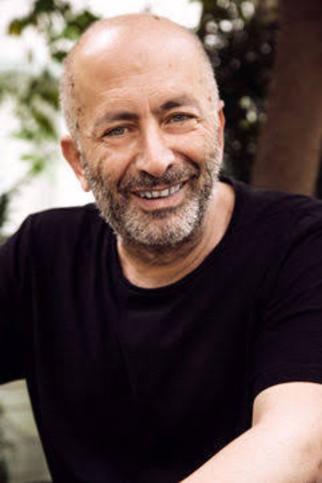 Barish Pirhasan backdrop