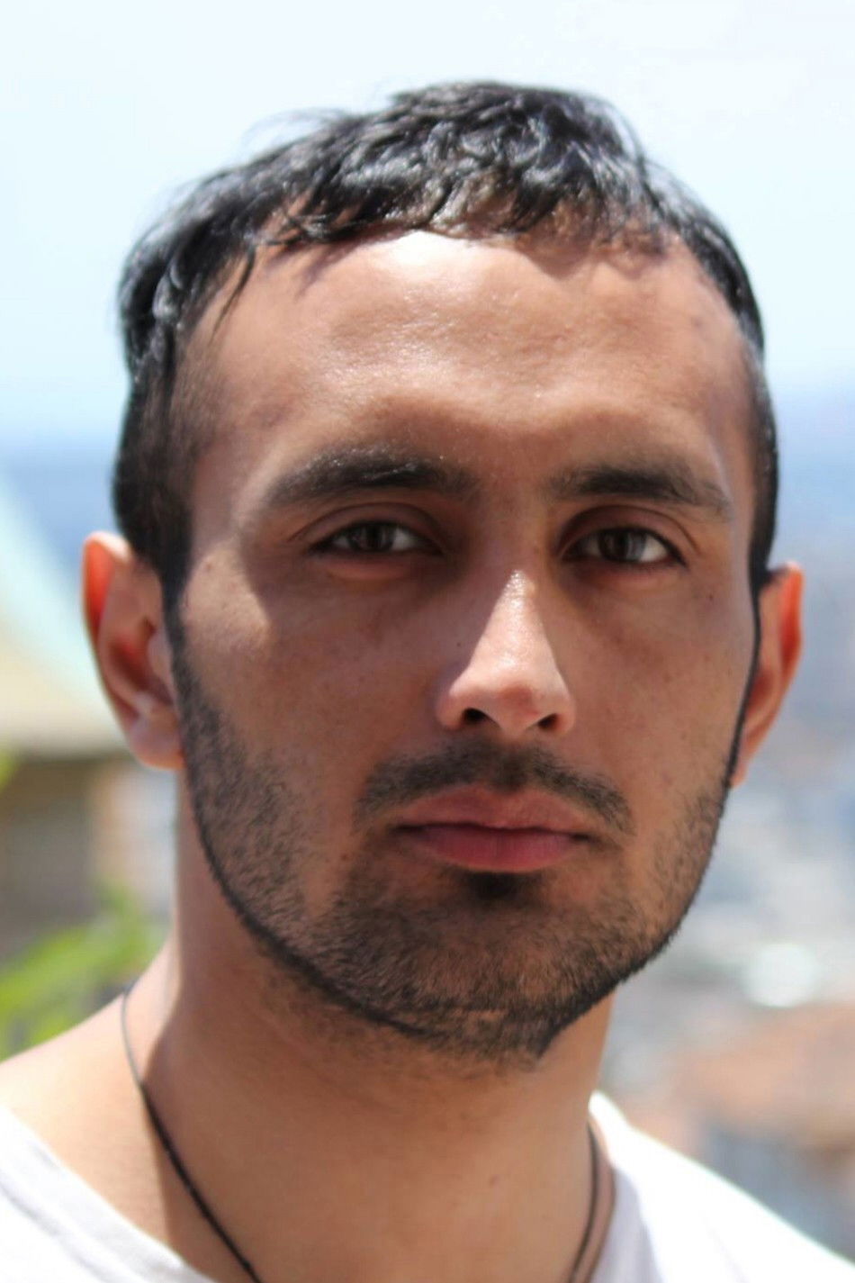 Fernando Mena backdrop