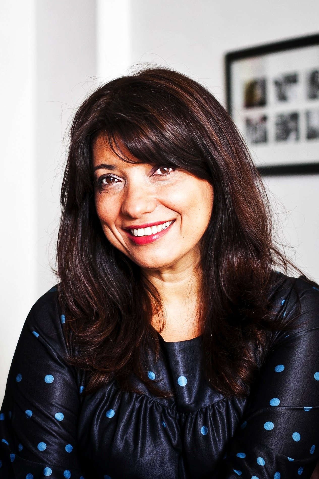 Susanna Lira backdrop