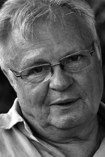 Péter Módos backdrop