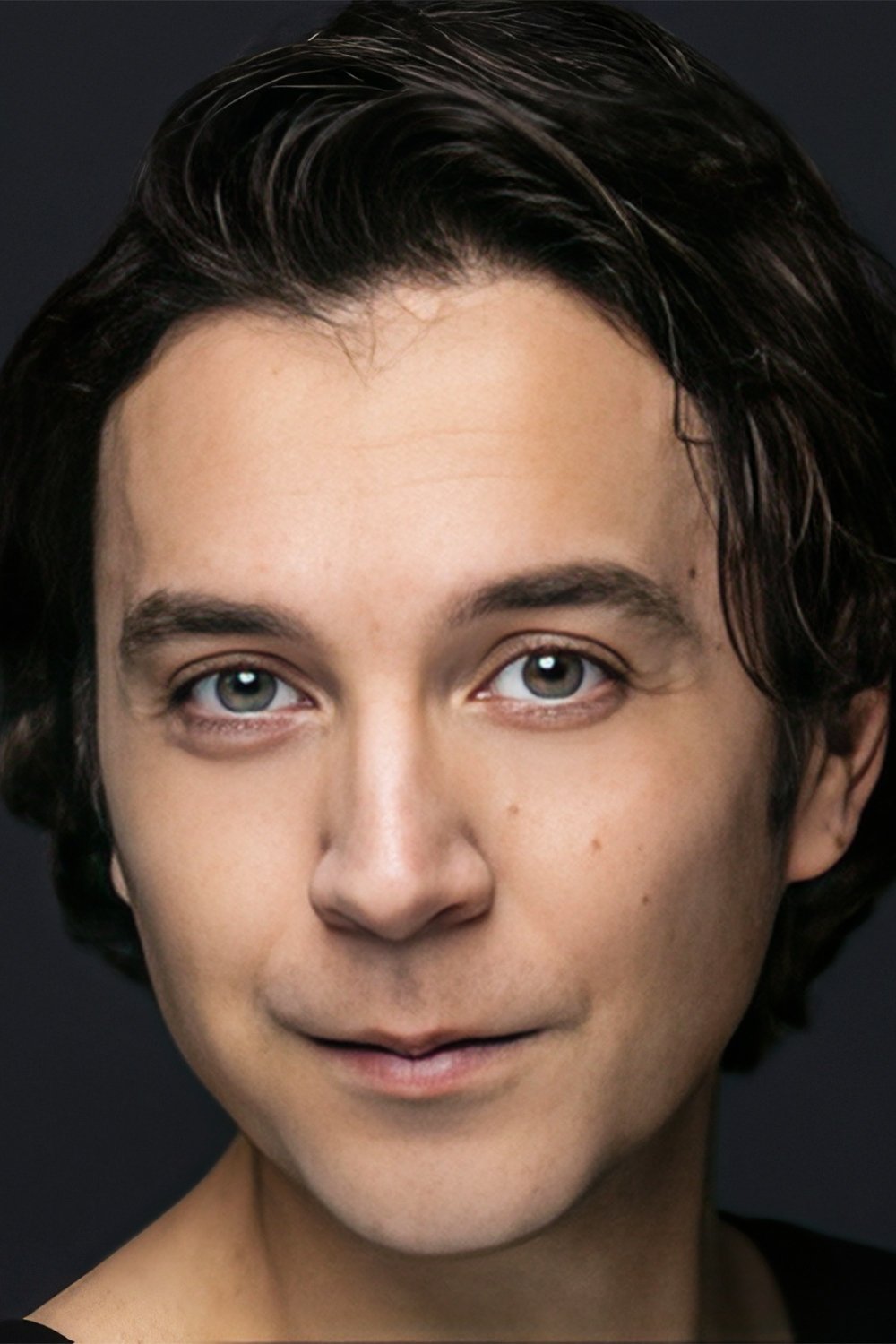 Anıl Altınöz backdrop